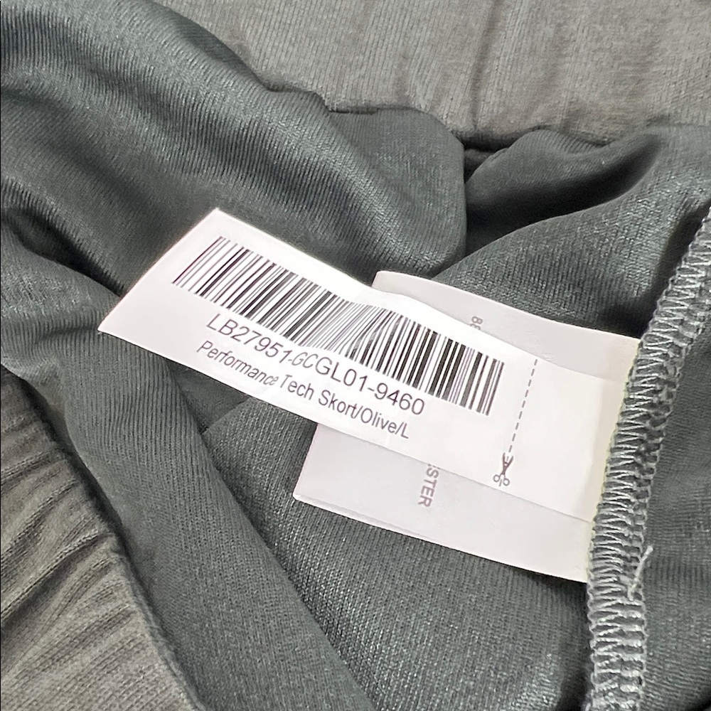 Quince Size Large Performance Tech Skort Olive NW… - image 4